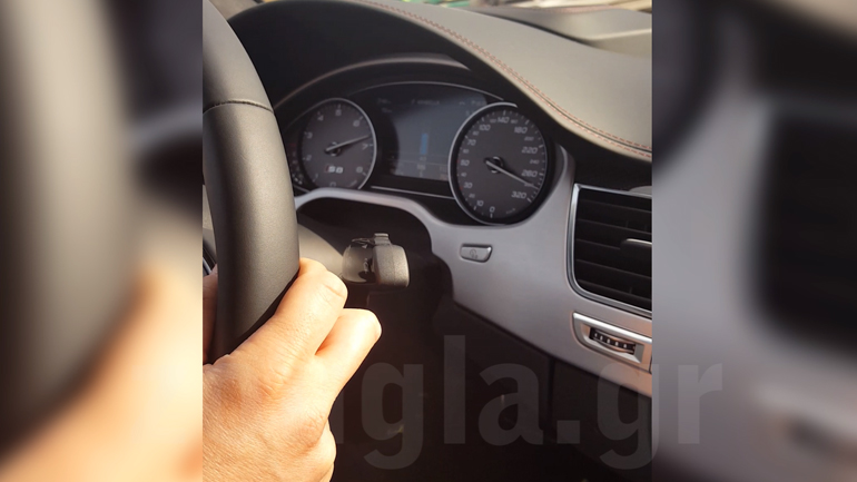 Άνετα και χωρίς κόπο το ταχύμετρο δείχνει 300 χλμ./ώρα