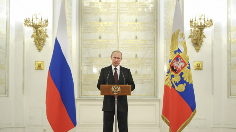 Πωλείται τρίτομη ανθολογία των… ομιλιών του Βλαντίμιρ Πούτιν