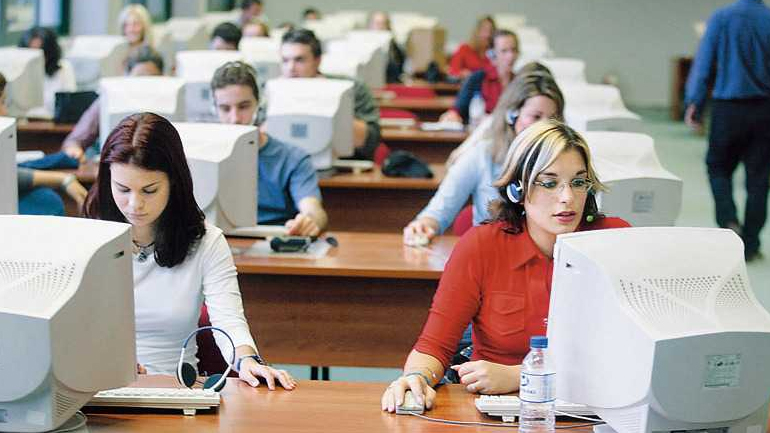 ΓΣΕΕ: Τι πρέπει να γνωρίζουν οι εργαζόμενοι για τις άδειες