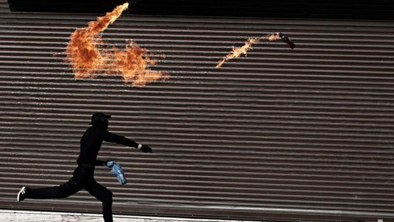 Μολότοφ σε ΜΚΟ στη Θεσσαλονίκη