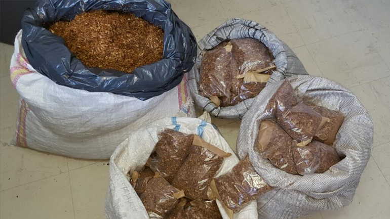 Μετέφερε τον λαθραίο καπνό με τη μοτοσικλέτα