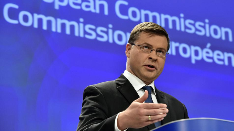 Ντομπρόβσκις: «Οι στόχοι για τα πρωτογενή πλεονάσματα θα μειωθούν μετά το 2018»