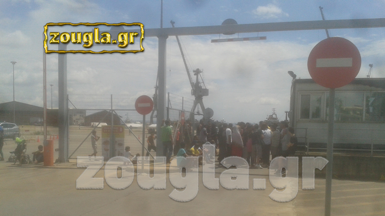 Διαμαρτυρία προσφύγων στη Θεσσαλονίκη για το πρόγραμμα μετεγκατάστασης