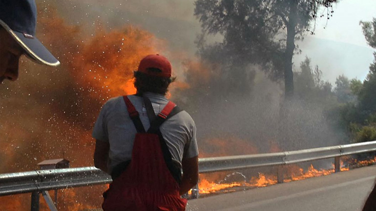 Φωτιά στη Νέα Ραιδεστό Θεσσαλονίκης