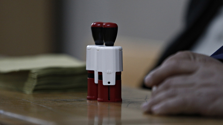 Μειώνεται το κόστος των συμβολαιογραφικών πράξεων