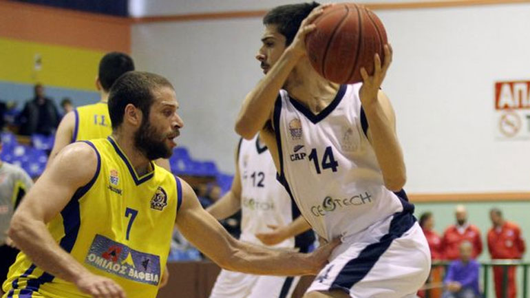 Μπάσκετ: Ανανέωσε με το Λαύριο ο Τσίρος