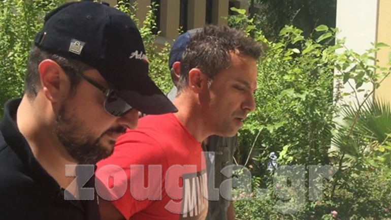 O «τσιλιαδόρος» δίνει τη δική του εκδοχή για την ενέδρα στον κομμωτή Πάνο Καλλίτση