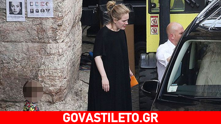 Adele: Την «τσάκωσαν» αμακιγιάριστη και με παντόφλες στη Βερόνα