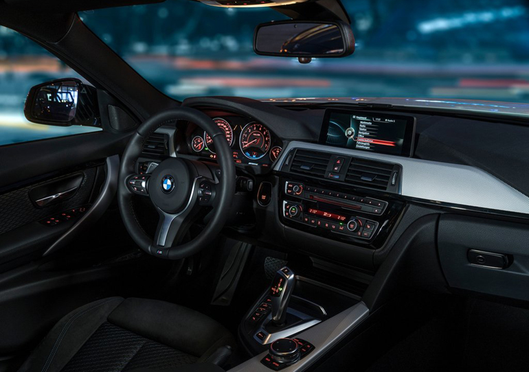 Πολυτελές το εσωτερικό του οικογενειακού μοντέλου...