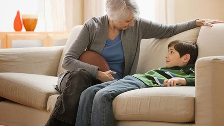Πώς να μιλήσετε στους παππούδες για τον αυτισμό του παιδιού