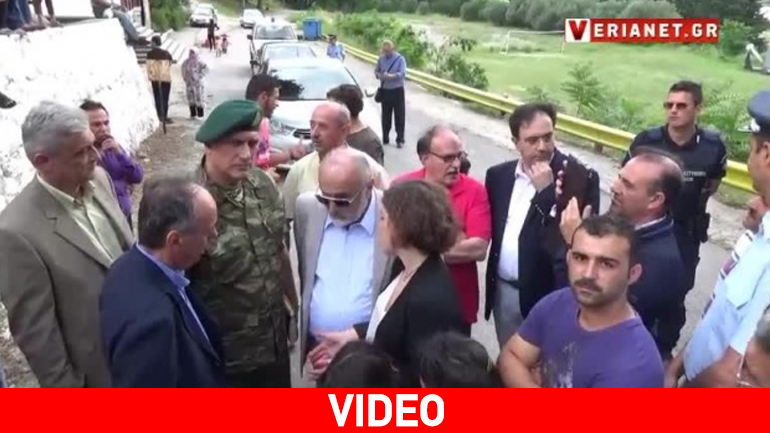 Τα παράπονα των προσφύγων στον υπουργό