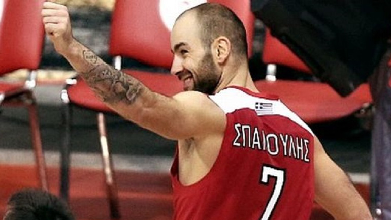 «Είμαι πολύ χαρούμενος που συνεχίζω στον Ολυμπιακό»