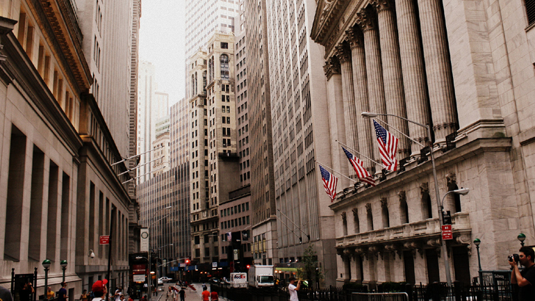 Οριακές διακυμάνσεις στη Wall Street