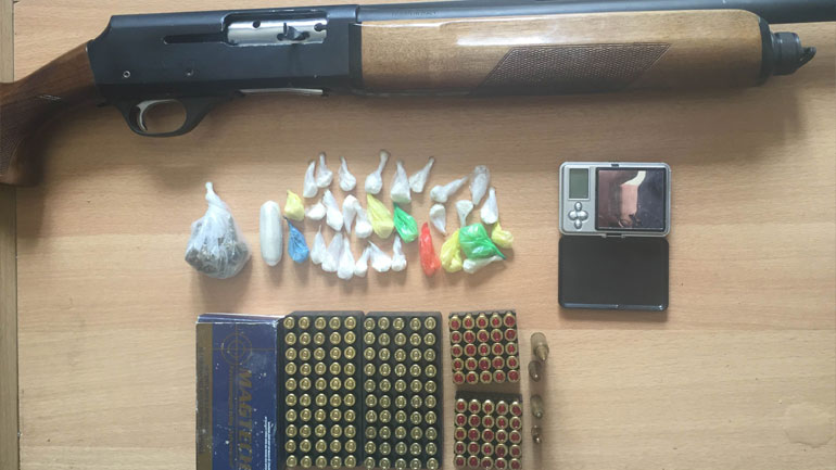 Αιτωλοακαρνανία:: Σύλληψη για διακίνηση ναρκωτικών και παράνομη οπλοκατοχή