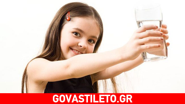 Οι λόγοι που πρέπει τα παιδιά να πίνουν πολύ νερό!