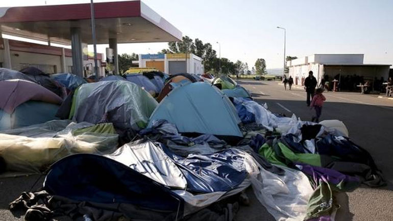 Συνεχίζεται η επιχείρηση της ΕΛΑΣ στους καταυλισμούς προσφύγων κοντά στα σύνορα