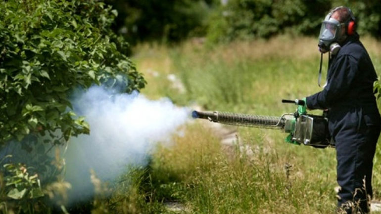 Συνεχίζονται οι ψεκασμοί για τα κουνούπια σε Σίνδο και κέντρα φιλοξενίας προσφύγων