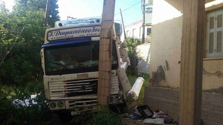 Κυπαρισσία: Πήγαν να κλέψουν νταλίκα και την… τράκαραν