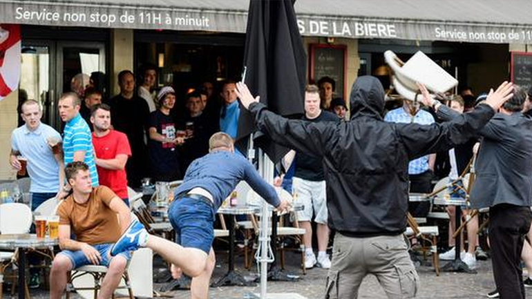Επεισόδια στη Λιλ με πρωταγωνιστές Βρετανούς