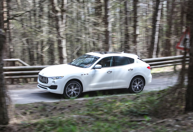 Το μήκος του ιταλικού SUV ξεπερνά τα 5 μέτρα...