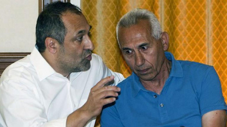 Έκαψαν το αμάξι του συνεργάτη του Παπαθανασάκη