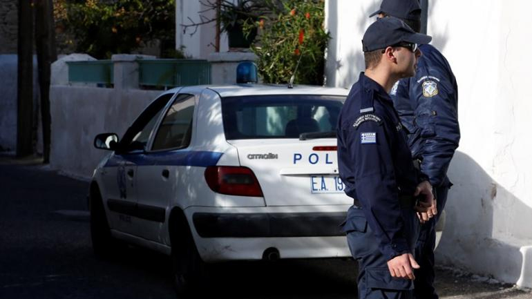 Σπείρα διακινούσε ναρκωτικά σε μαθητές έξω από σχολείο