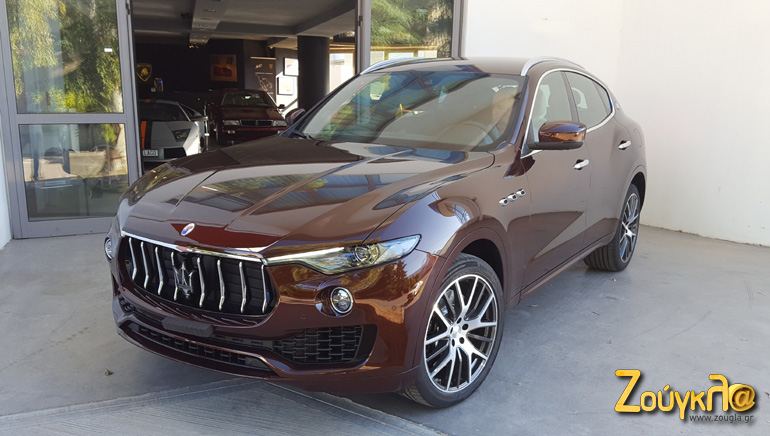 Το επιβλητικό SUV έξω από την αντιπροσωπεία της Maserati στην Ελλάδα...