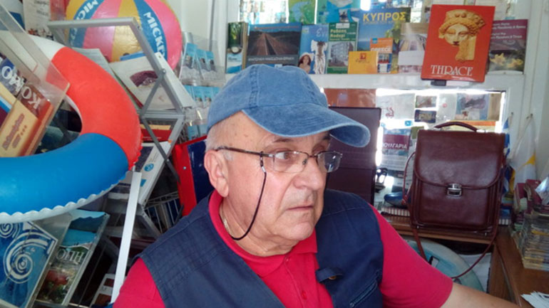 Ο πρώην υπεύθυνος λειτουργεί οικειοθελώς το περίπτερο ενημέρωσης πολιτών στην Κομοτηνή