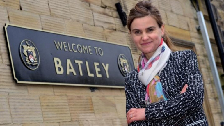 Η δολοφονία της Τζο Κοξ απομακρύνει το Brexit