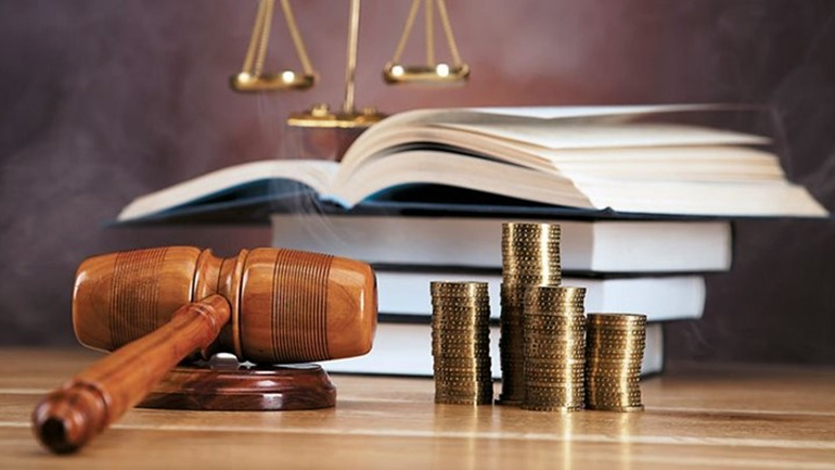 Στα… κάγκελα οι δικαστικές ενώσεις για τις δηλώσεις Πολάκη