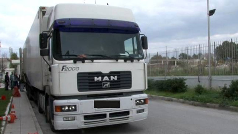 Θεσσαλονίκη: Εμβόλισε περιπολικό και προσπάθησε να διαφύγει με τα πόδια