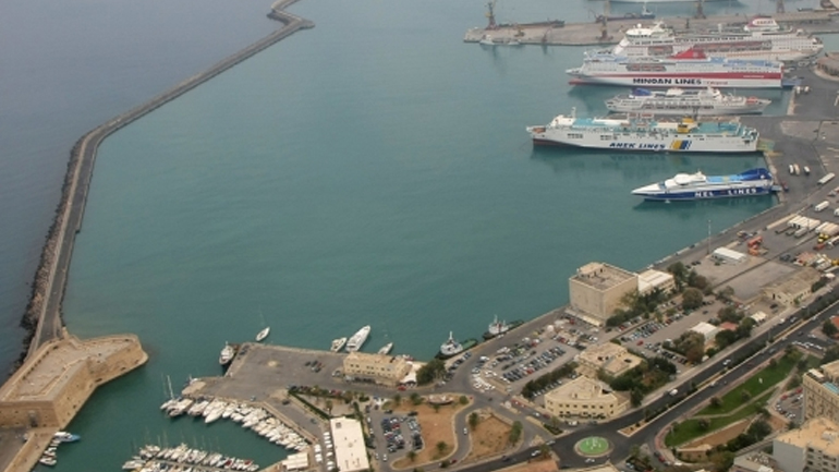 Χιλιάδες οι αφίξεις στο λιμάνι του Ηρακλείου