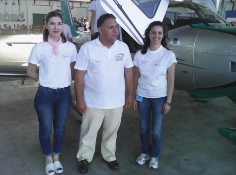 Ο κ. Γιώργος Τσιπριάνης, Αντιπρόεδρος της Πανελλήνιας Ένωσης Πιλότων και το προσωπικό της iForce Επικοινωνίες ΑΕ