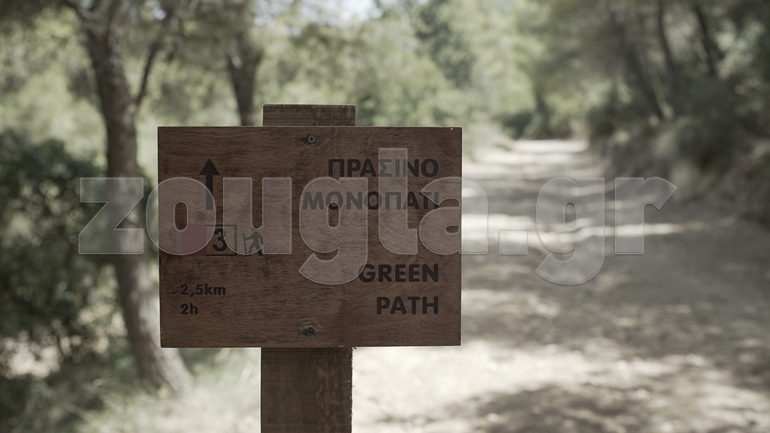 Εθελοντές και φίλοι του βουνού προσπαθούν να τους δώσουν μια φιλική για τον επισκέπτη εικόνα, η ασυνειδησία κάποιων όμως δεν βοηθάει...