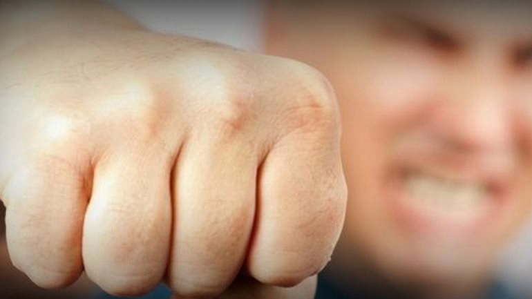 Τρίκαλα: Καυγάς μεταξύ αδερφών και επίθεση σε αστυνομικό