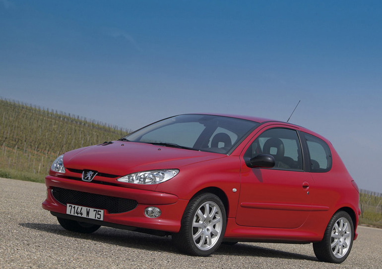 Peugeot 206 του 2004 με τιμή εκκίνησης τα 1.700 ευρώ