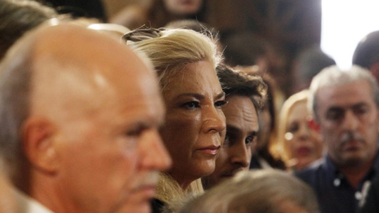 Πρώτη έφτασε στη Βουλή η Δήμητρα Λιάνη Παπανδρέου