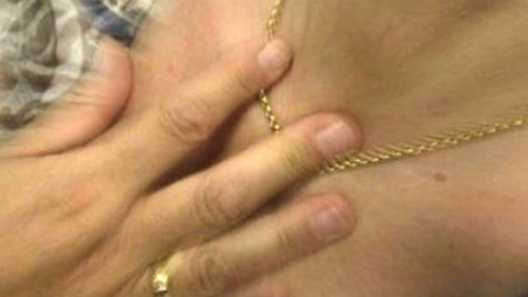 Πάτρα: Ανήλικοι λήστεψαν ηλικιωμένη στη μέση του δρόμου