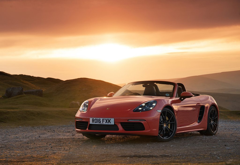Η Porsche 718 Boxster