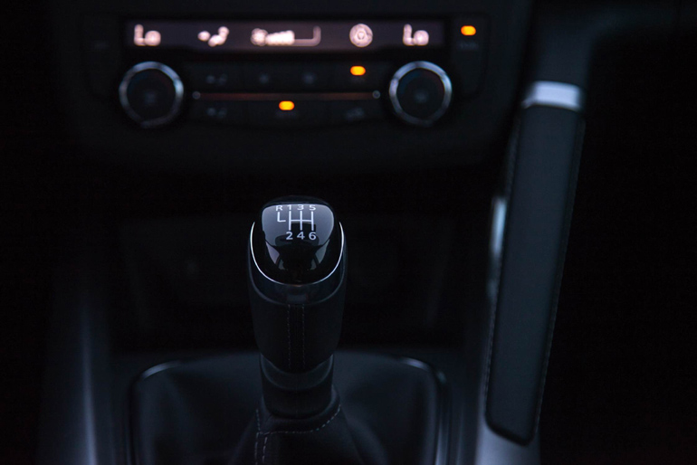 Αρχικά το Kadjar θα είναι διαθέσιμο με μηχανικό κιβώτιο και σύντομα θα υπάρξει και έκδοση με αυτόματο κιβώτιο