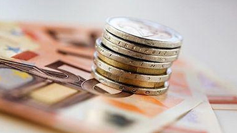 Καταβάλλονται τα οικογενειακά επιδόματα σε 12.984 δικαιούχους