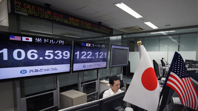 Υποχωρεί ο Nikkei λόγω των φόβων περί Brexit και η στερλίνα έναντι γεν και δολαρίου