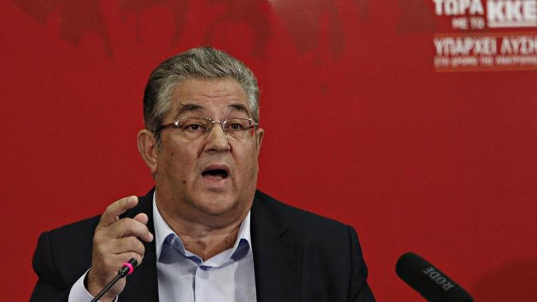 Κουτσούμπας: «Ο βρετανικός λαός έδειξε την αγανάκτησή του»