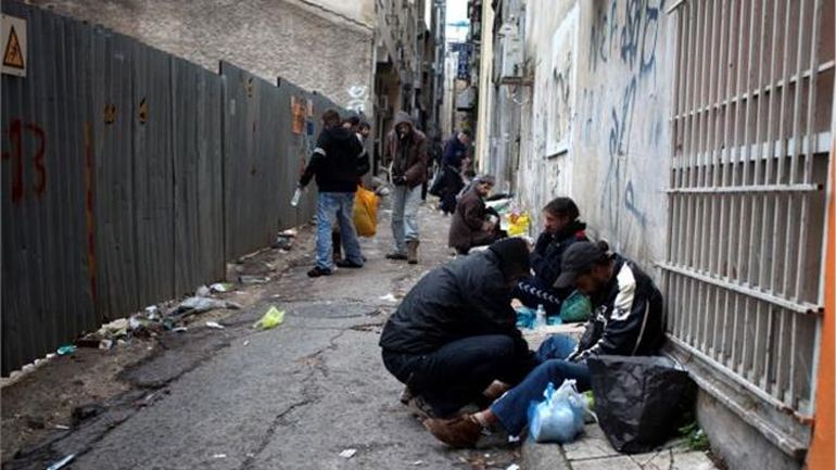 Θα αποφυλακίζονται οι τοξικομανείς όταν εκτίσουν το 1/6 της ποινής τους