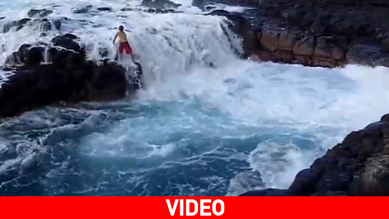 Κολυμβητές «φλερτάρουν» με τον θάνατο