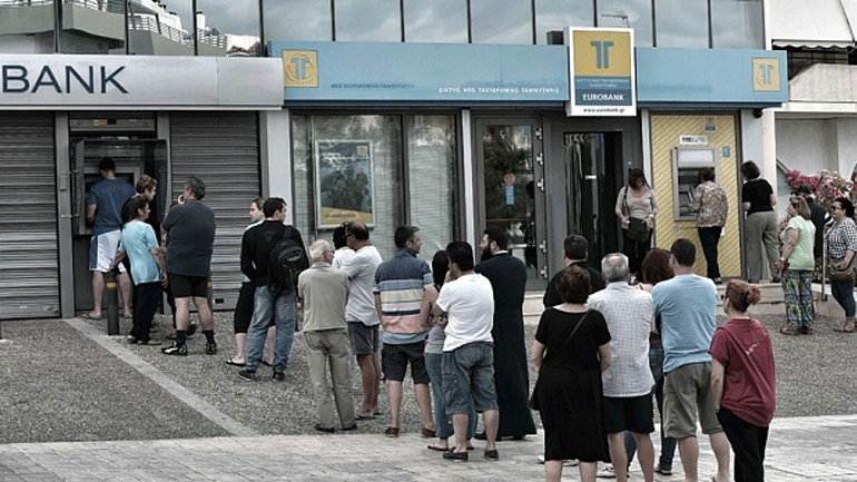 Αποτιμώντας τη ζημιά ενός χρόνου με capital controls