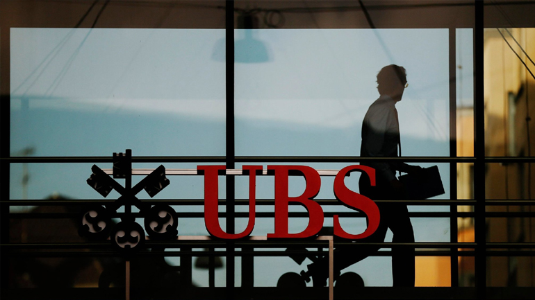 Σε δίκη η UBS