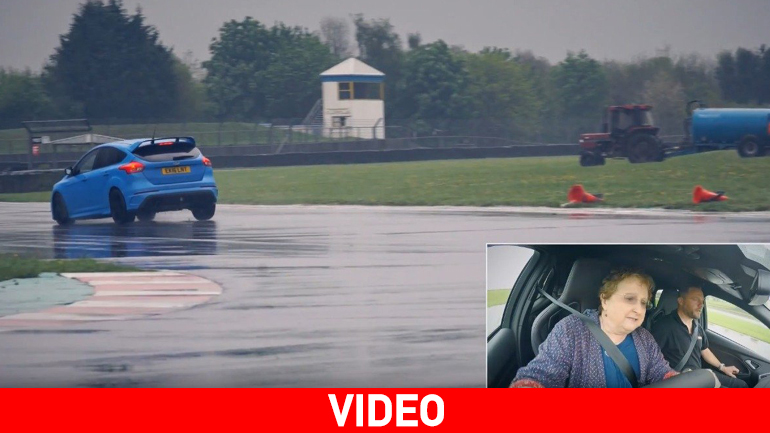 Μαμά ντριφτάρει το Ford Focus RS