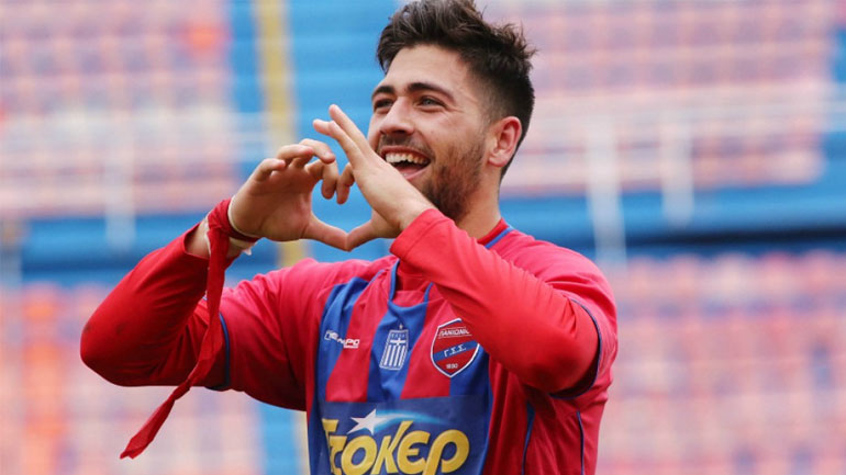 ΑΕΚ: Τελειώνει με Μπακασέτα, το… παλεύει για Φλέτσερ