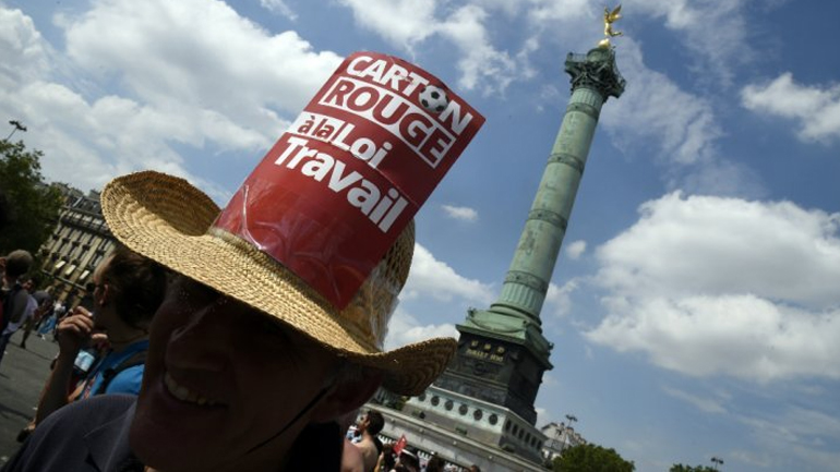 Μικροεπεισόδια στο Παρίσι σε νέα διαδήλωση για τα εργασιακά